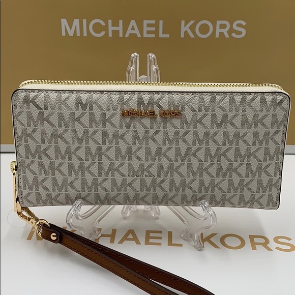 MICHAEL KORS Jet Set Travel Continental Zip Wallet - Picture 12 of 12